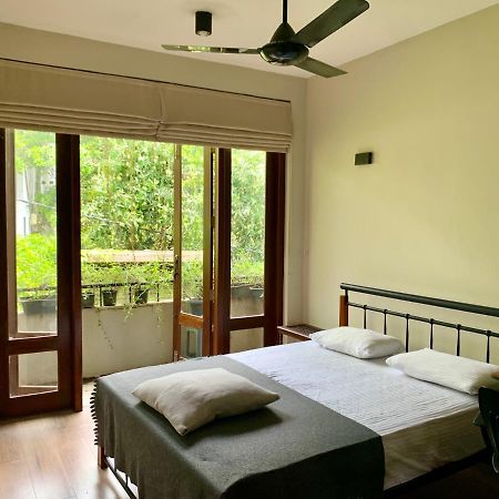 Cozy Luxury Room With Balcony View ! Rajagiriya Esterno foto