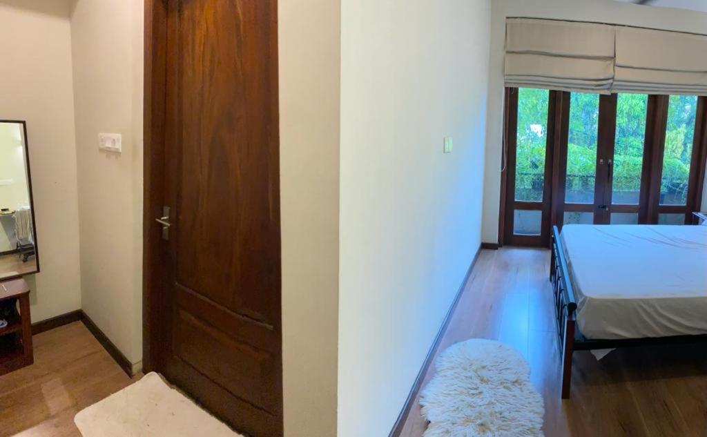 Cozy Luxury Room With Balcony View ! Rajagiriya Esterno foto